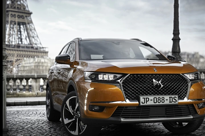 DS 7 Crossback e DS store, il debutto a Milano
