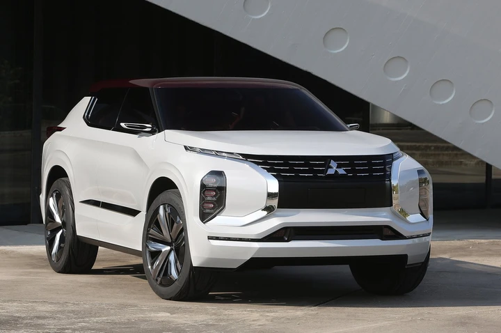 Mitsubishi GT-PHEV Concept: futuro stilistico ed ecosostenibile