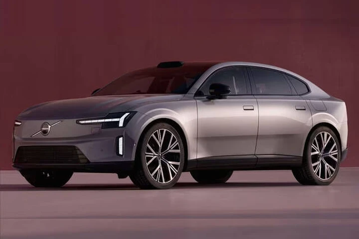 Volvo ES90, rilasciata la prima immagine della grande berlina elettrica