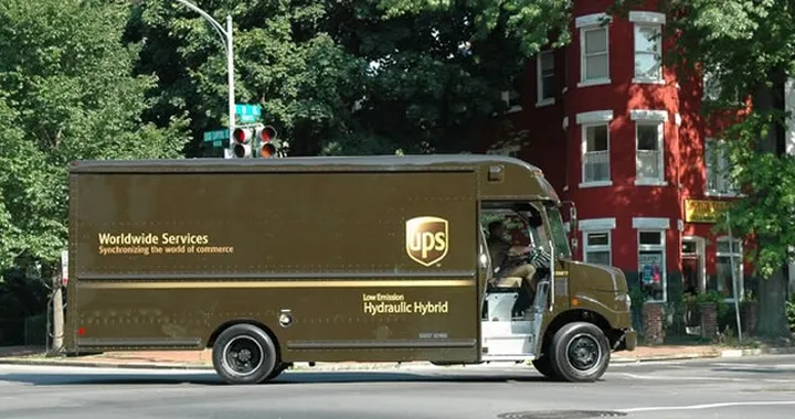 Il metodo assurdo e geniale con cui Ups risparmia sul carburante