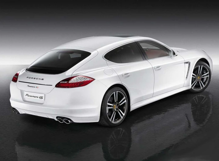 Porsche Panamera 4S Middle East Edition