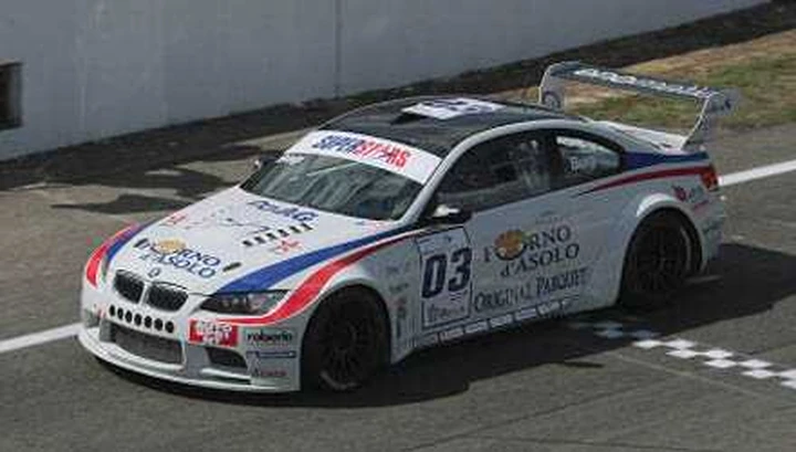 Thomas Biagi conquista la Superstars