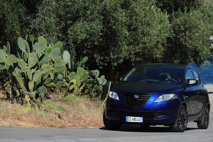Lancia Ypsilon S MOMODESIGN