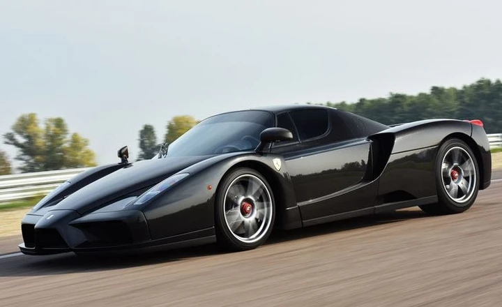 Ferrari Enzo distrutta e ricostruita va all'asta