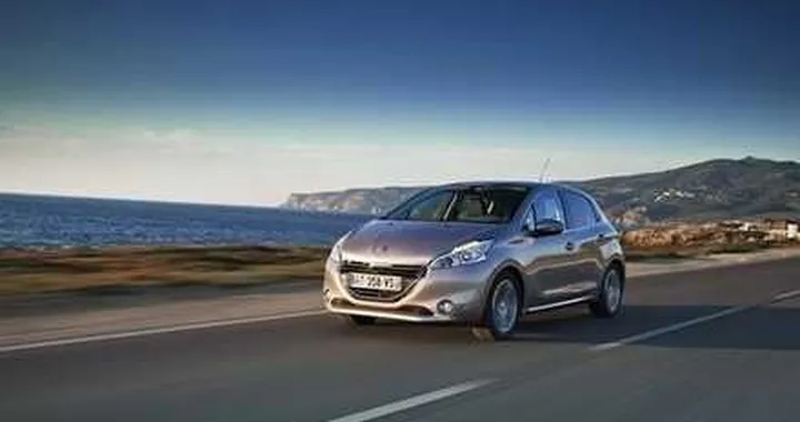 Peugeot 208, le versioni per i neopatentati