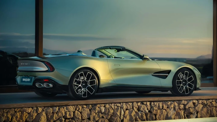 Aston Martin Vanquish Volante: la cabrio che trasforma ogni viaggio in un’emozione da oltre 800 CV