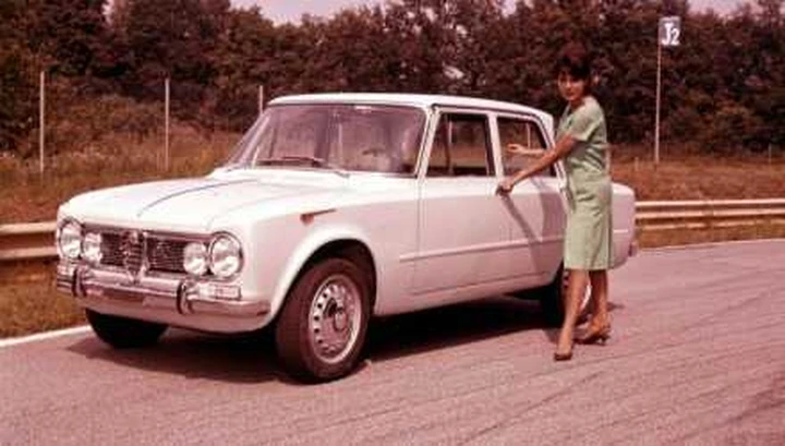 Alfa Romeo Giulia festeggia 50 anni
