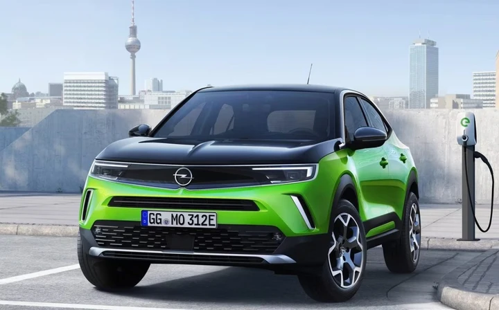 Comprereste mai un'auto verde? Ecco i colori preferiti dagli automobilisti nel 2024