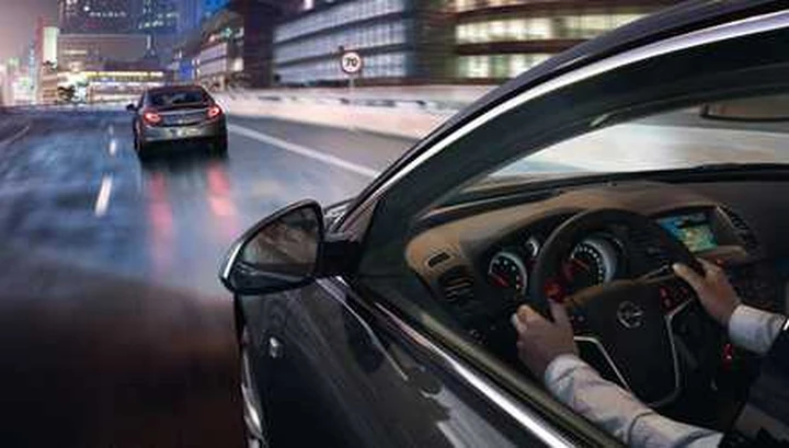 Da Opel nuovi sistemi d’illuminazione per auto