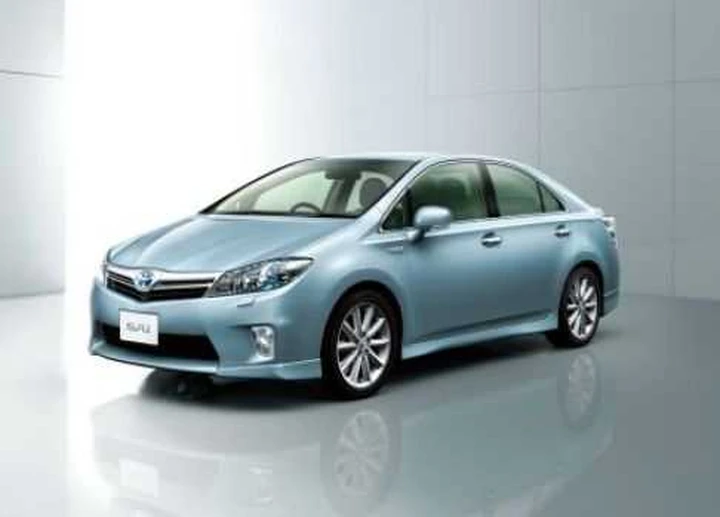 In arrivo una ibrida più grande di Prius