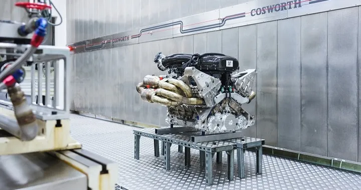 Aston Martin Valkyrie: avrà un V12 aspirato da oltre 1000 CV