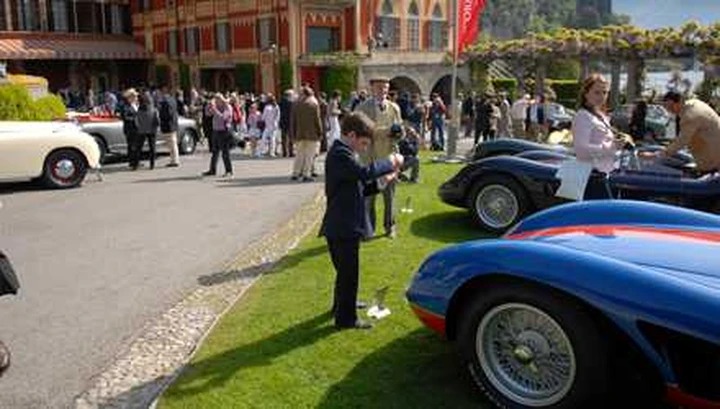 Bellezze di primavera in passerella a Villa d'Este