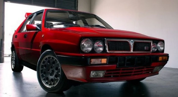 Lancia Delta Hf Integrale in vendita su E Bay