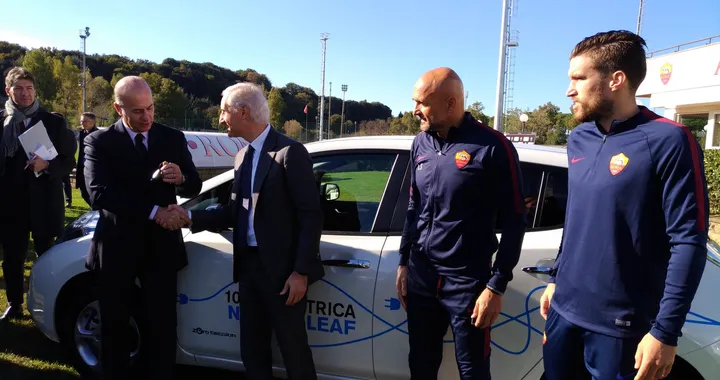 Nissan: partnership con l’AS Roma per la mobilità elettrica