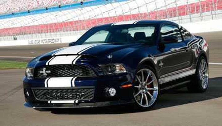 Shelby GT500 Super Snake 2012: un cobra da 800 CV