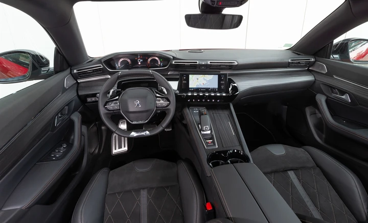 Tecnologia ed equipaggiamenti premium per la nuova Peugeot 508