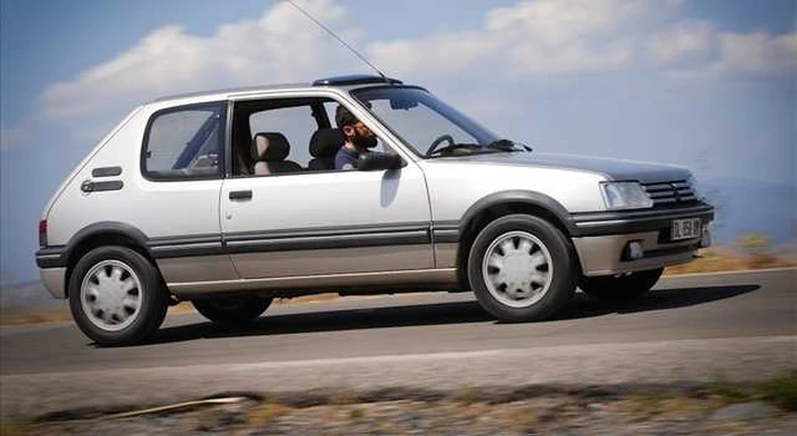 Peugeot 205 GTI Gentry: il test drive