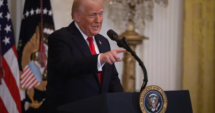 Trump annuncia dazi del 25% sulle auto di importazione: tremano Europa e Giappone