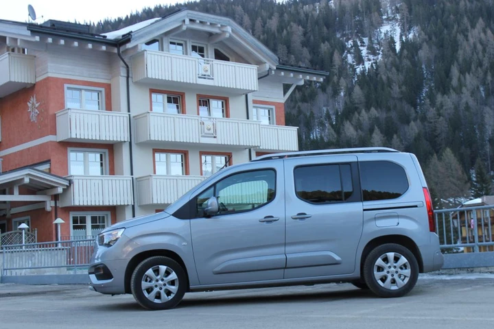 Opel Combo Life 1.5D 100 CV, la prova su strada
