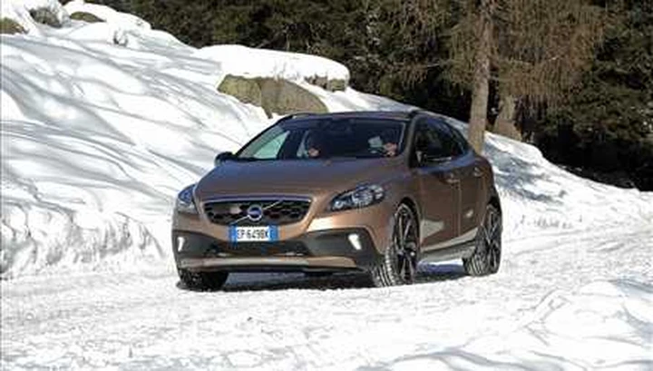 Volvo V40 Cross Country, prezzo da 26.000 euro