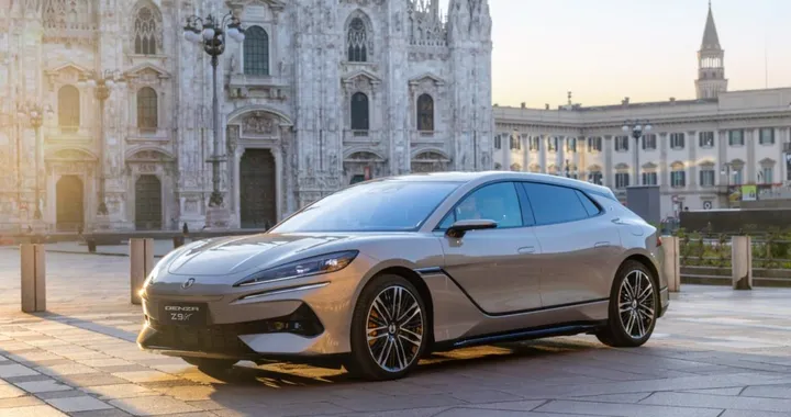 Milano guida la rivoluzione green: boom di auto elettriche e ibride