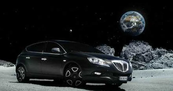 Spot TV: Lancia Delta Hard Black sulla Luna