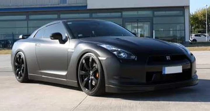 Nissan GT-R Black Edition Avus Performance: una Batmobile da 580 CV