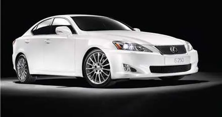 A Francoforte la nuova gamma Lexus IS