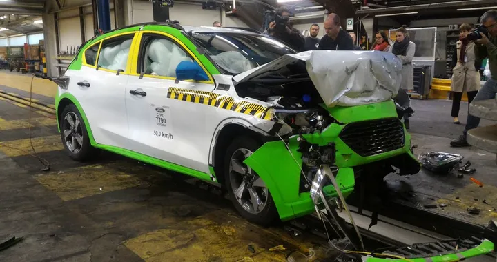 Ford: a Colonia per assistere ai crash-test della nuova Focus