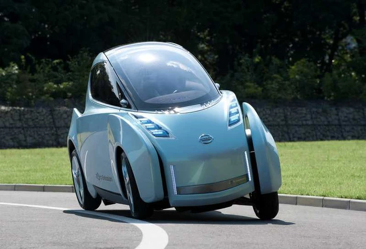 Nissan Land Glider, la concept che si inclina in curva