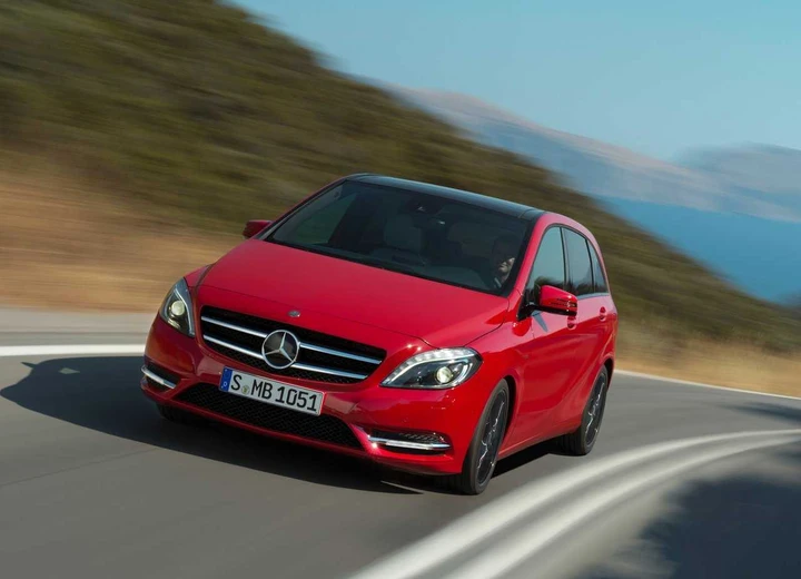 Mercedes Classe B: prezzi da 27.923 euro