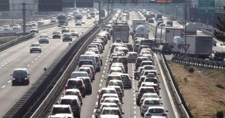 Mobilità: gli italiani bocciano i mezzi pubblici