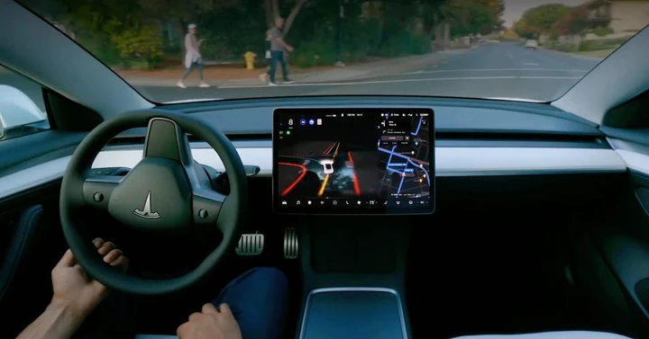 Tesla avvia il test dei robotaxi senza conducente ad Austin