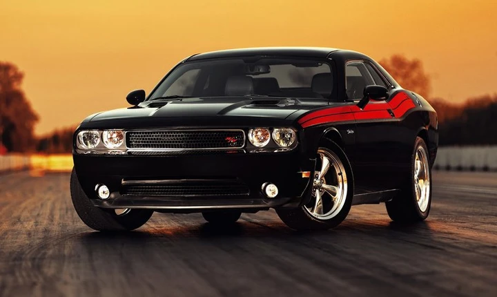 Dodge Challenger 2011: filosofia da muscle car
