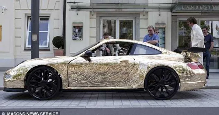 Una strana Porsche 