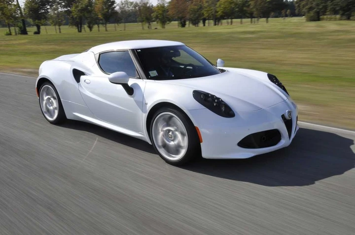 Alfa Romeo 4C, primo contatto
