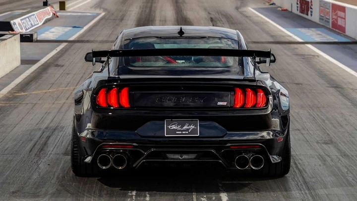 Shelby GT500 Code Red Edition: le immagini