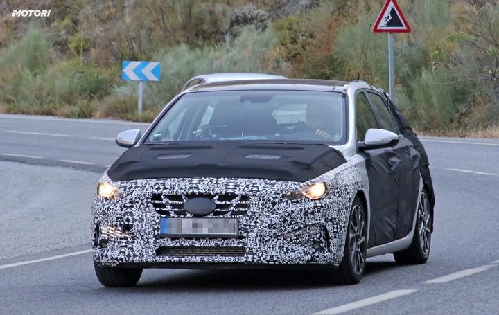 Hyundai i30 Facelift: nuove foto spia