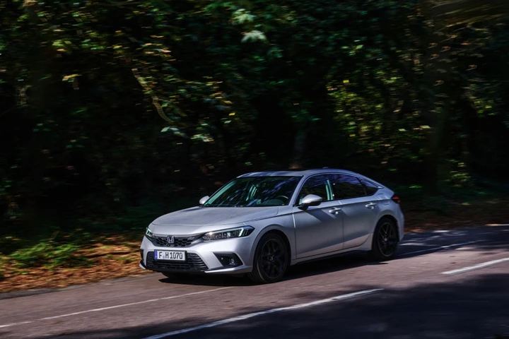 Honda Civic e:HEV: i 25 anni dell'ibrido con una versione ultra-argento