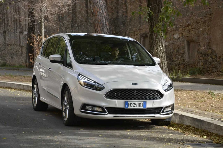 Ford Kuga Vignale vs S-Max Vignale: la prova su strada