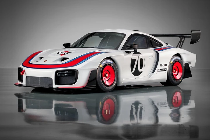 Porsche 935 2019: immagini ufficiali