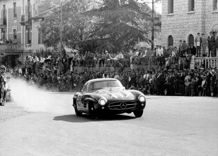 Mercedes tra storia e arte alla Mille Miglia 2013