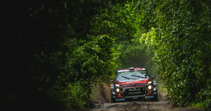 Rally di Gran Bretagna: gara casalinga per gli equipaggi Citroen Racing