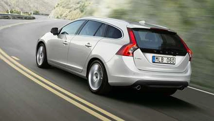 Volvo V60 Plug-in Hybrid, pronta per Ginevra