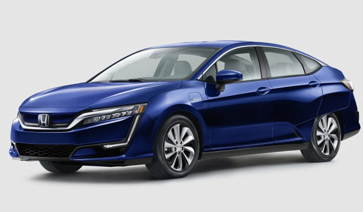 Honda Clarity: debuttano le varianti  plug-in ed elettrica