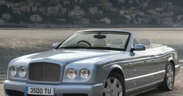 La Bentley Azure esce di scena