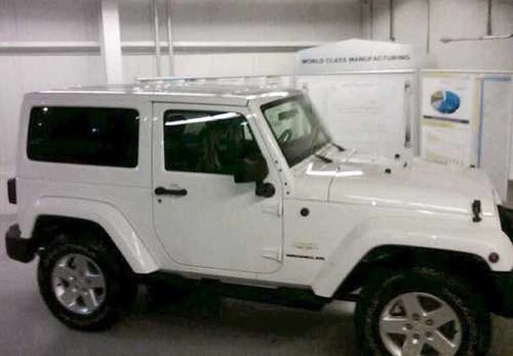 Jeep Wrangler 2011: il tetto non è più nero