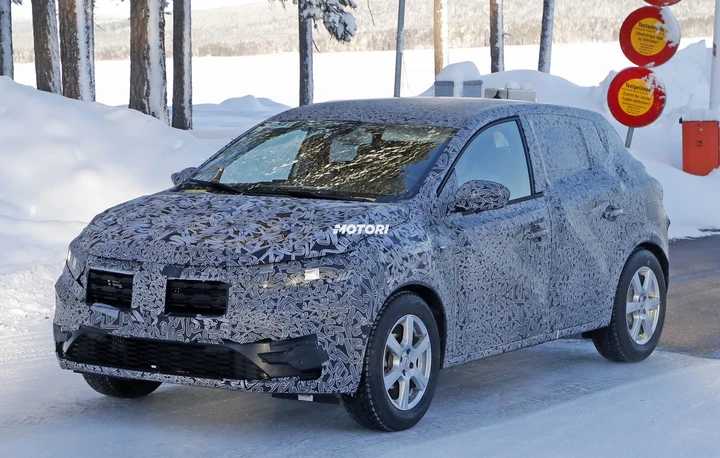 Dacia Sandero 2020: la nuova generazione spiata sulla neve