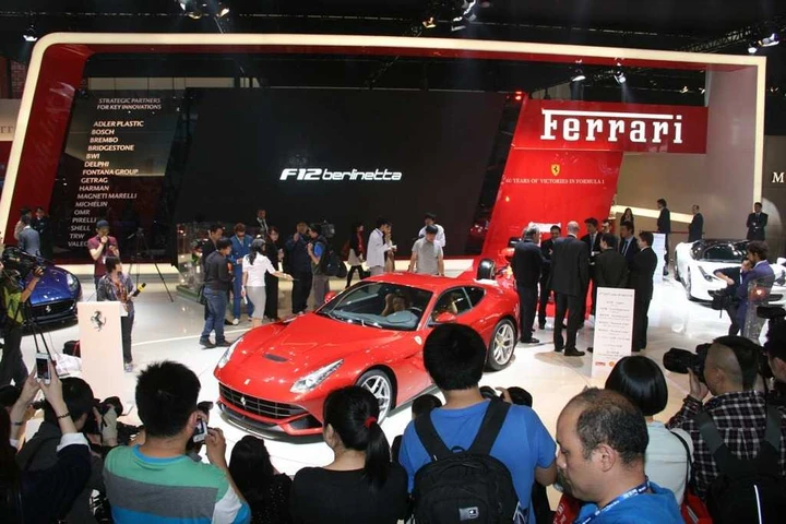 Ferrari F12 e 599 GTB HY-KERS al Salone di Pechino 2012