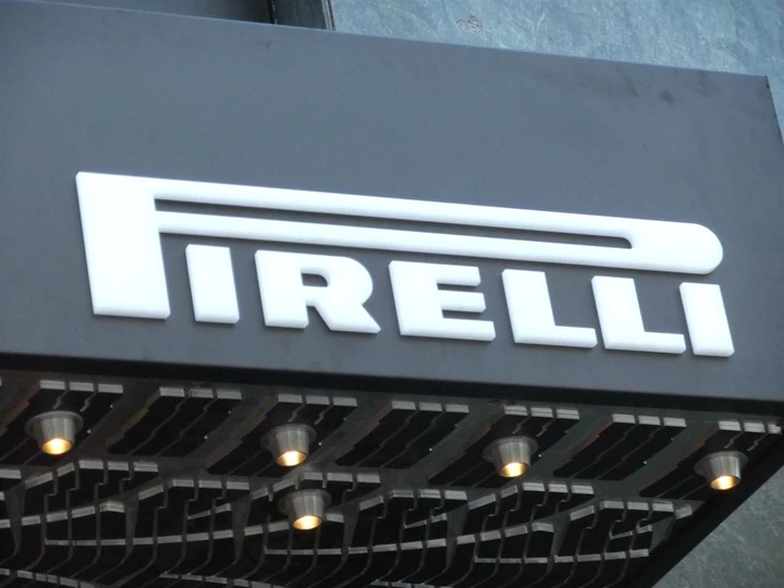 Pirelli in mano ai cinesi e il titolo vola in borsa